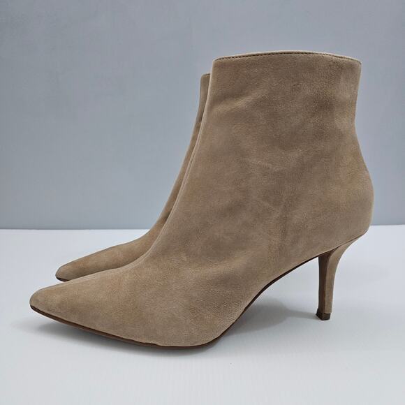 Vince Camuto Freikti Ankle Bootie Womens 9.5 Taupe Tan Suede Pointy Toe Heeled - Picture 1 of 16
